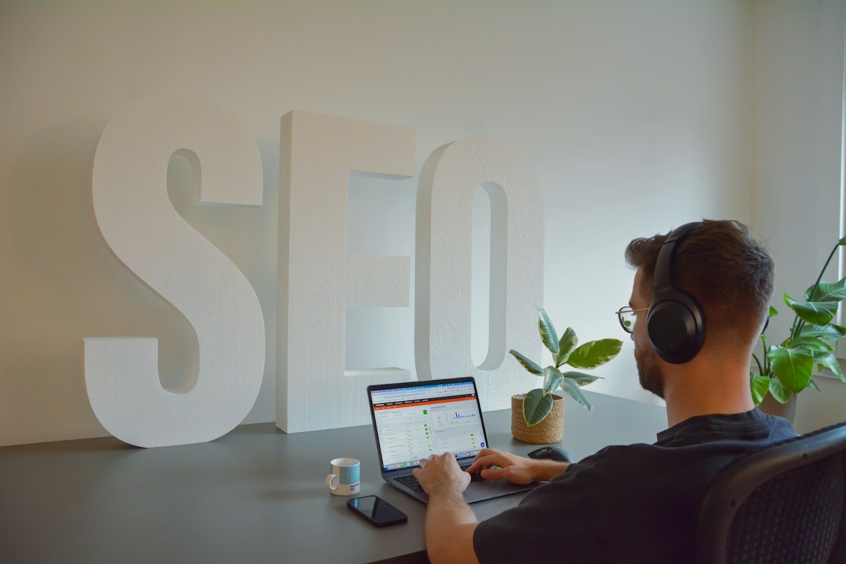 SEO consulting and specialist workspace